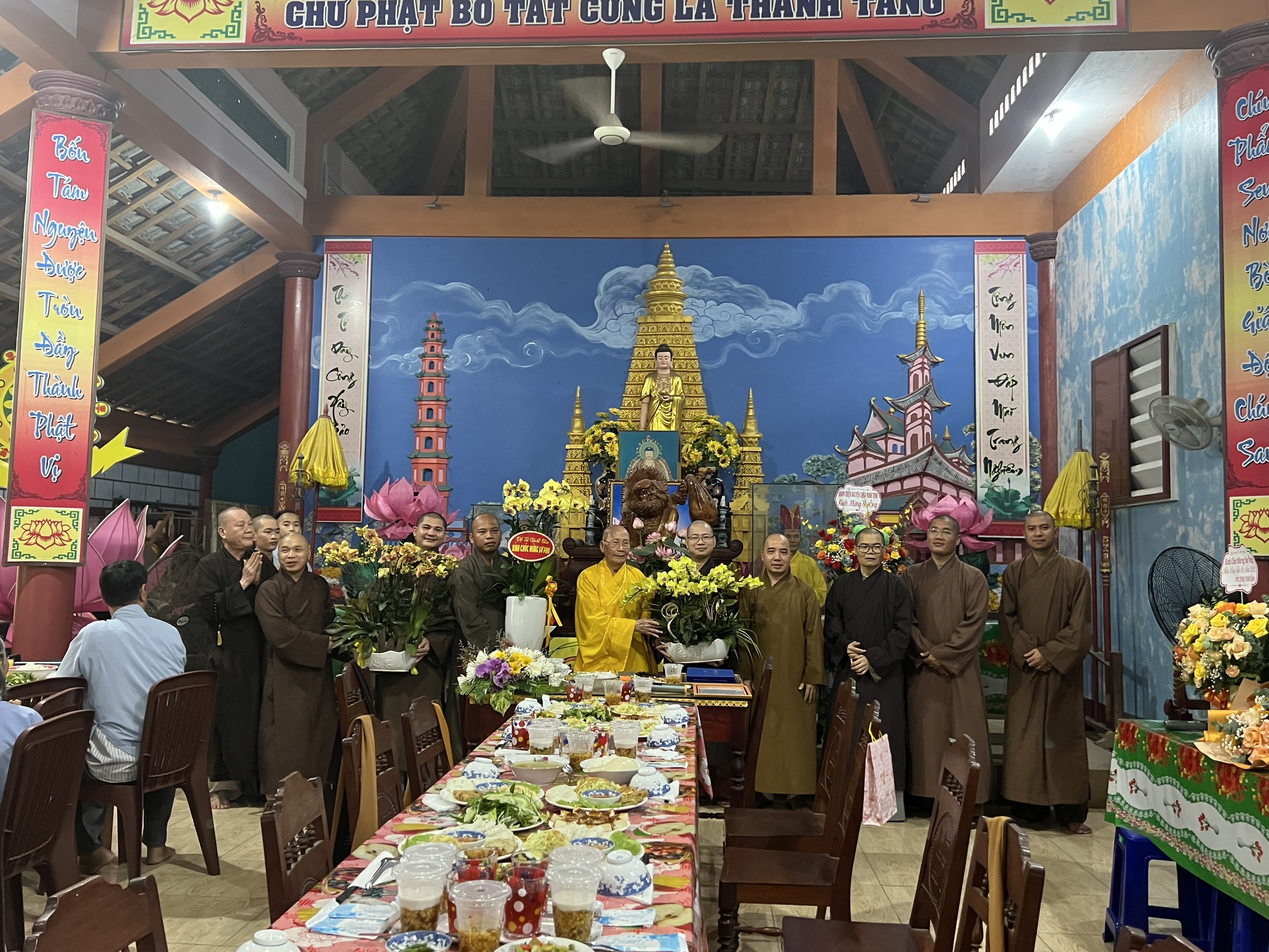 Tổ đình Minh Tịnh tổ chức kính chúc mừng Hòa thượng Viện chủ nhận bằng tiến sĩ danh dự.